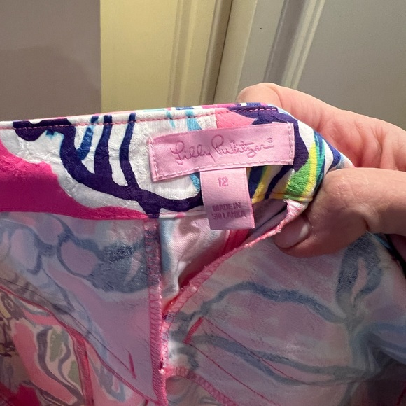 Lilly Pulitzer pants with good stretch fun bright pink. Size 12 - Picture 4 of 5
